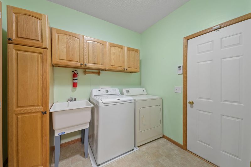 207 River Woods Dr W, Saint Paul Park, MN 55071