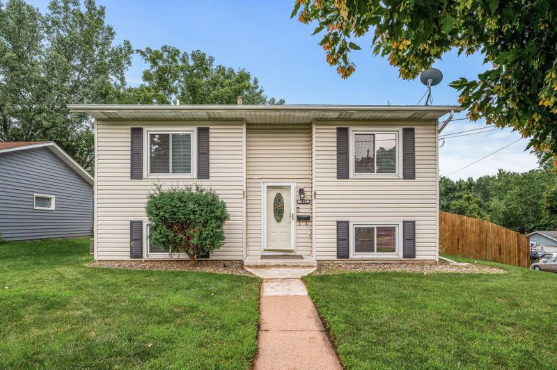 1902 3rd St E, Saint Paul, MN 55119