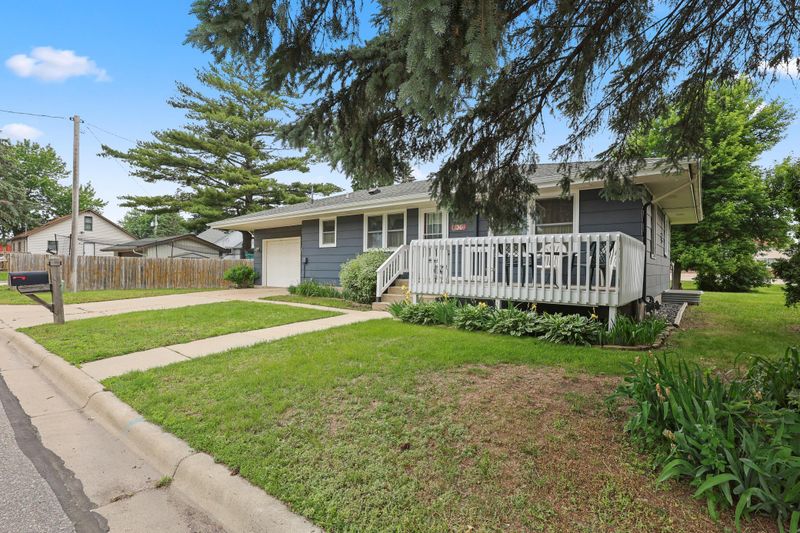 130 Chestnut St E, Annandale, MN 55302