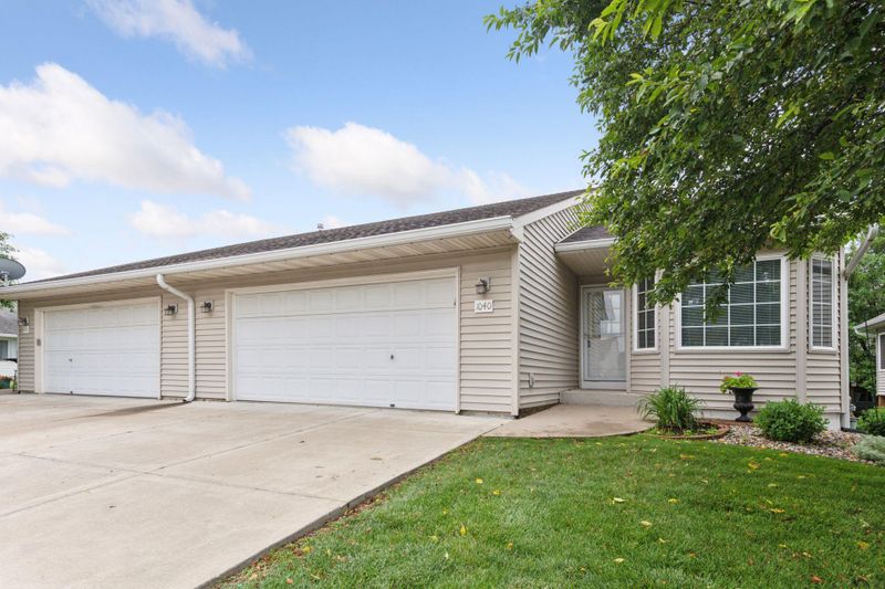 1040 Primrose Ln, Waconia, MN 55387