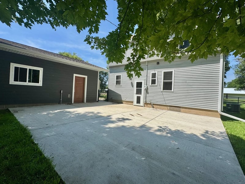 520 Main St, Iona, MN 56141