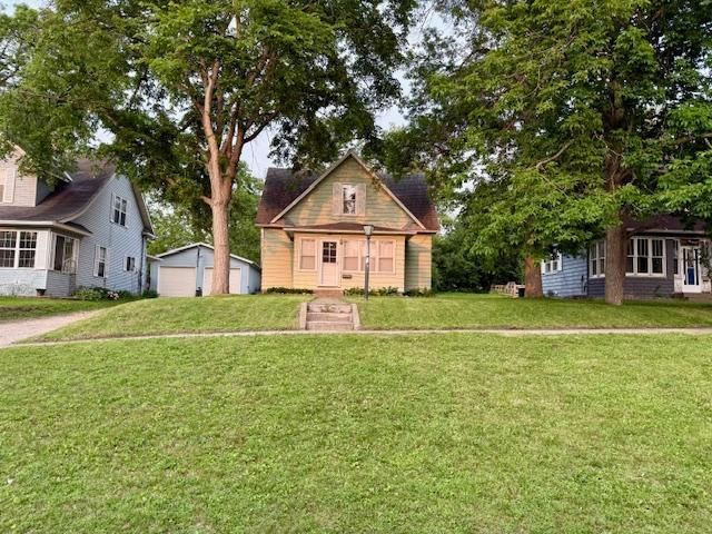 926 N Park St, Fergus Falls, MN 56537