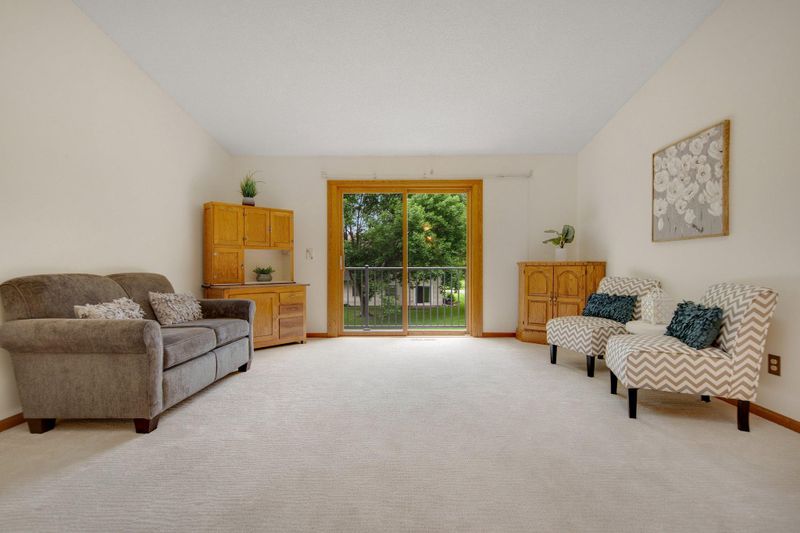 3278 Greenbrier St #3278D, Vadnais Heights, MN 55127