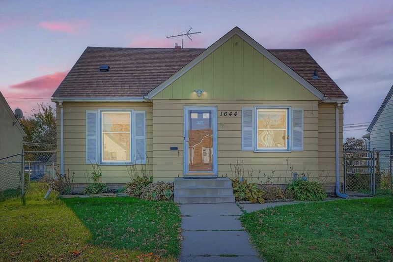 1644 Arlington Ave E, Saint Paul, MN 55106