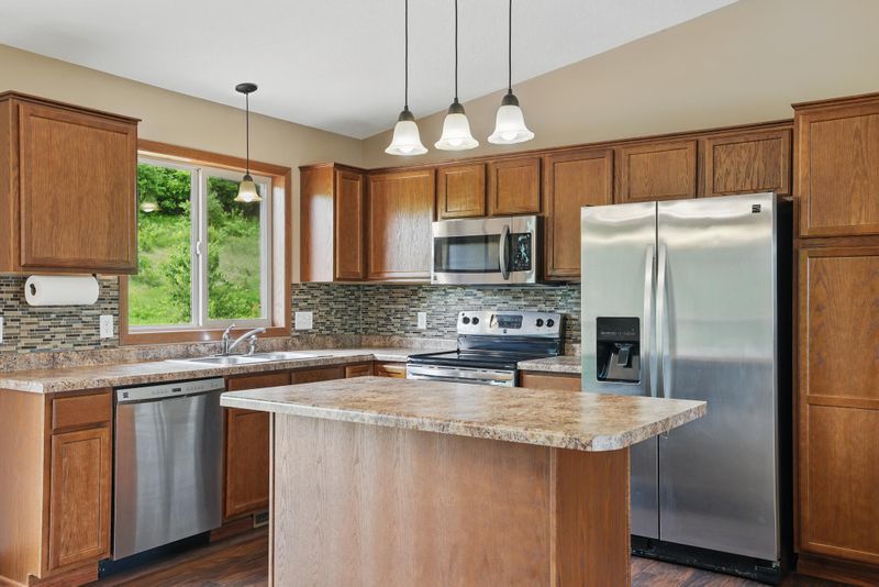 1864 Morning Glory Dr, River Falls, WI 54022