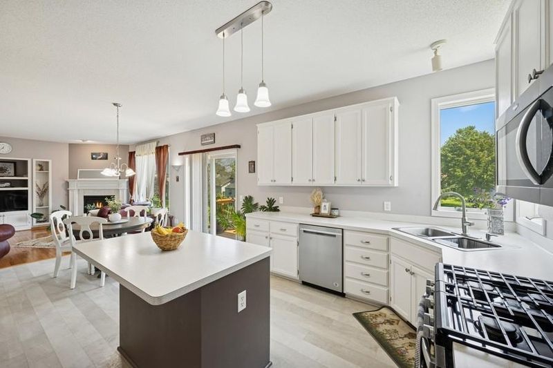3221 98th Cir N, Brooklyn Park, MN 55443