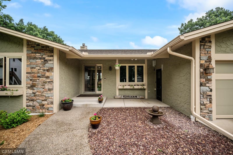 1796 19th Ter NW, New Brighton, MN 55112