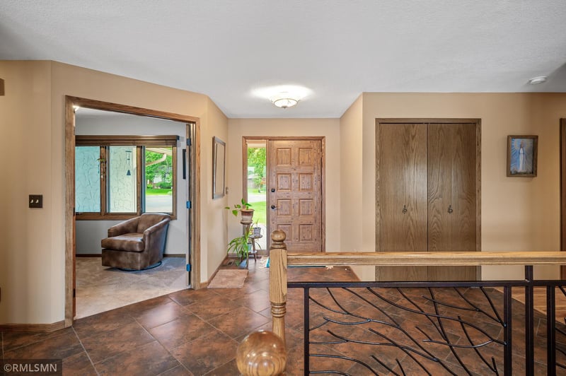 1796 19th Ter NW, New Brighton, MN 55112