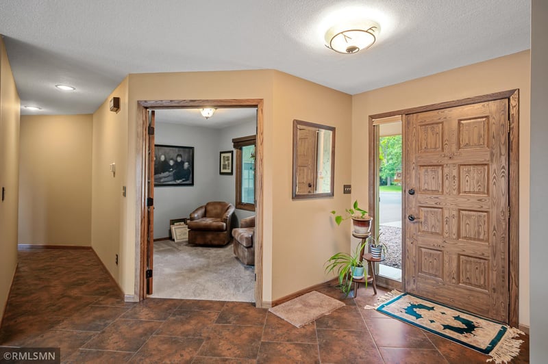 1796 19th Ter NW, New Brighton, MN 55112