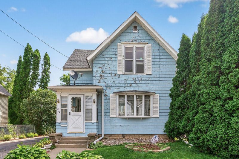1009 3rd St S, Stillwater, MN 55082