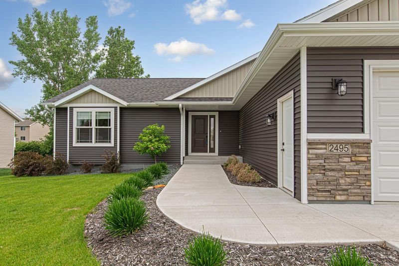 2495 Fox Hollow Ln, Owatonna, MN 55060
