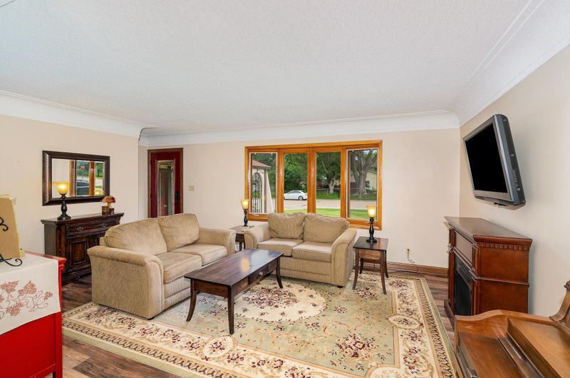 3971 Mcknight Rd N, White Bear Lake, MN 55110