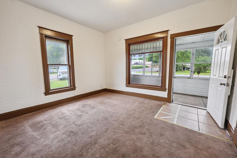 324 N Holcombe Ave, Litchfield, MN 55355