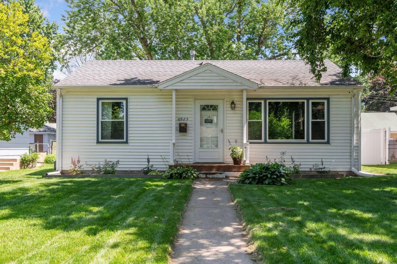 6925 Queen Ave S, Richfield, MN 55423