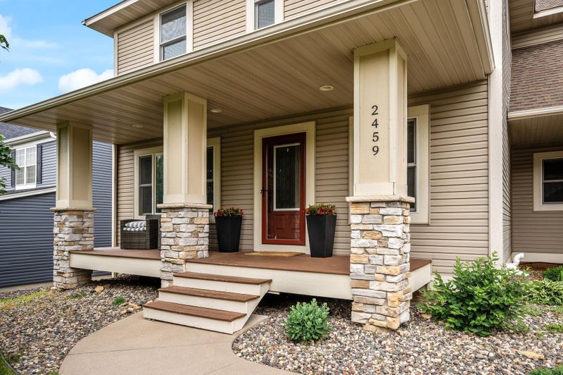 2459 Grey Eagle Cir, Woodbury, MN 55129