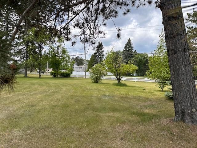 21 Glen Cir, Babbitt, MN 55706