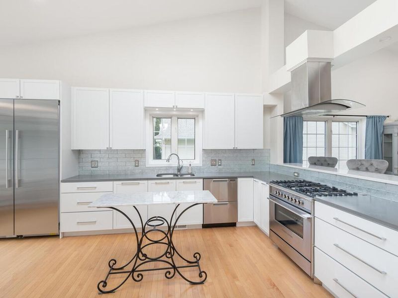 17472 Frondell Ct, Eden Prairie, MN 55347