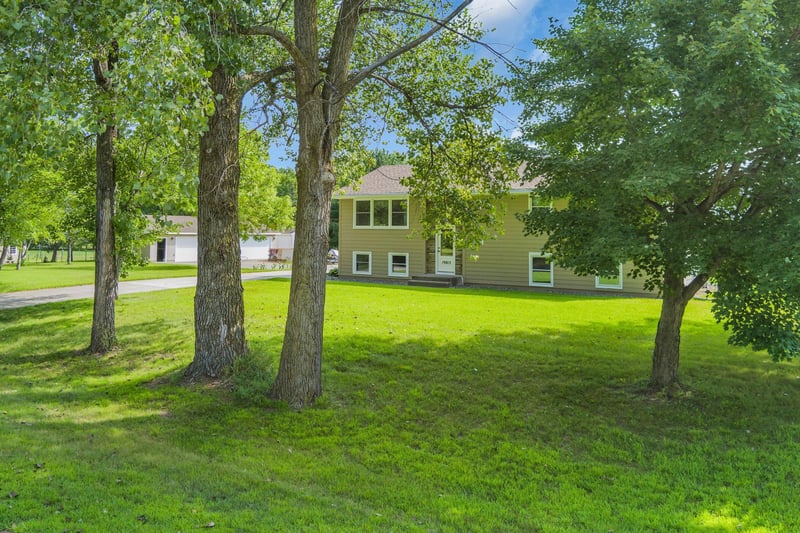 19815 Erskine St NE, East Bethel, MN 55092