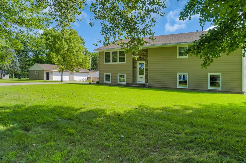 19815 Erskine St NE, East Bethel, MN 55092