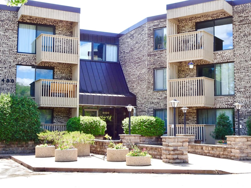 9400 Old Cedar Ave S #318, Bloomington, MN 55425