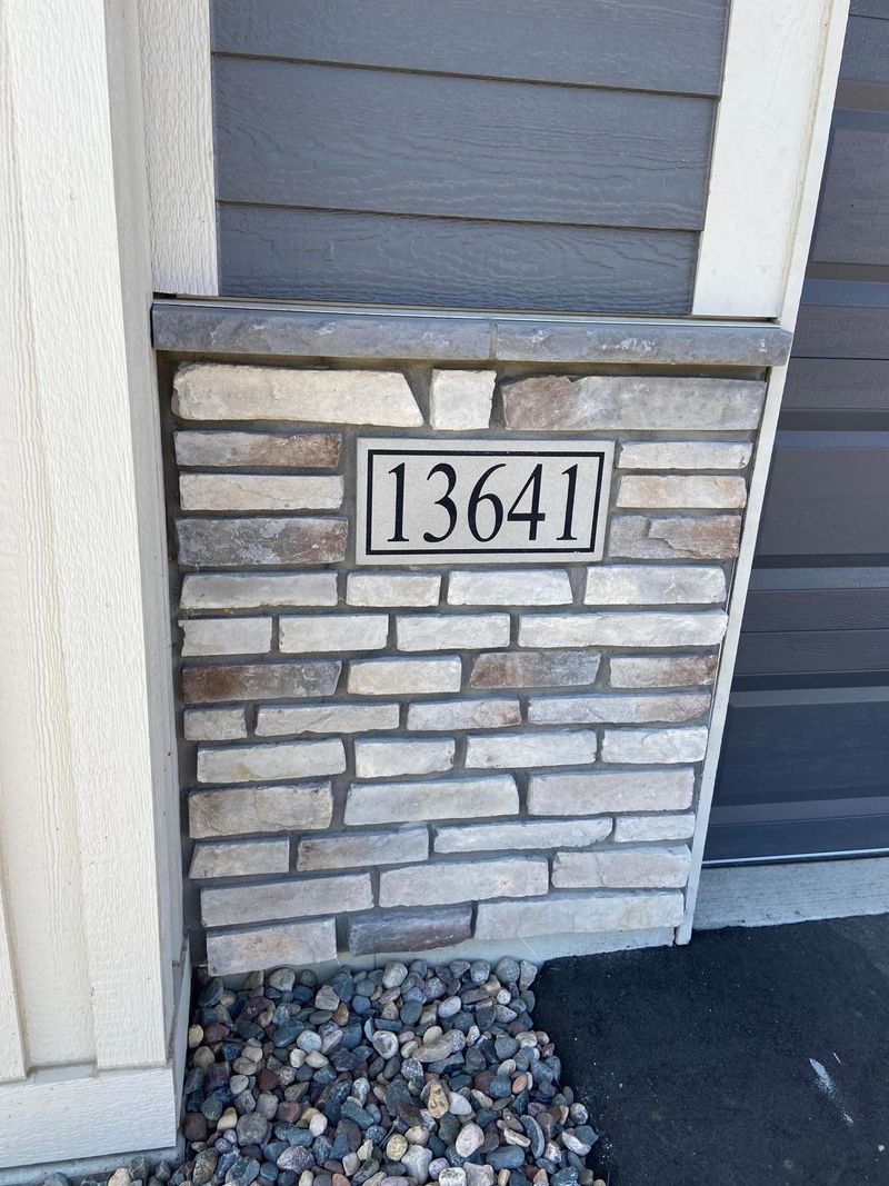 13641 Hollybrook Dr, Apple Valley, MN 55124