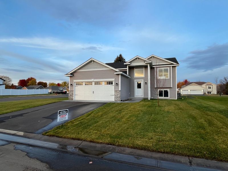 1734 6th St N, Sartell, MN 56377
