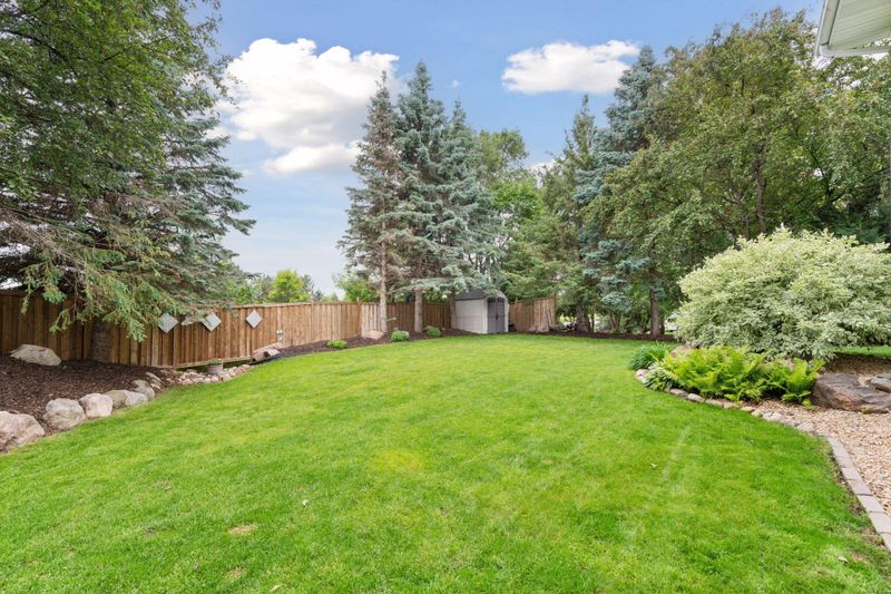 8572 Alisa Ct, Chanhassen, MN 55317