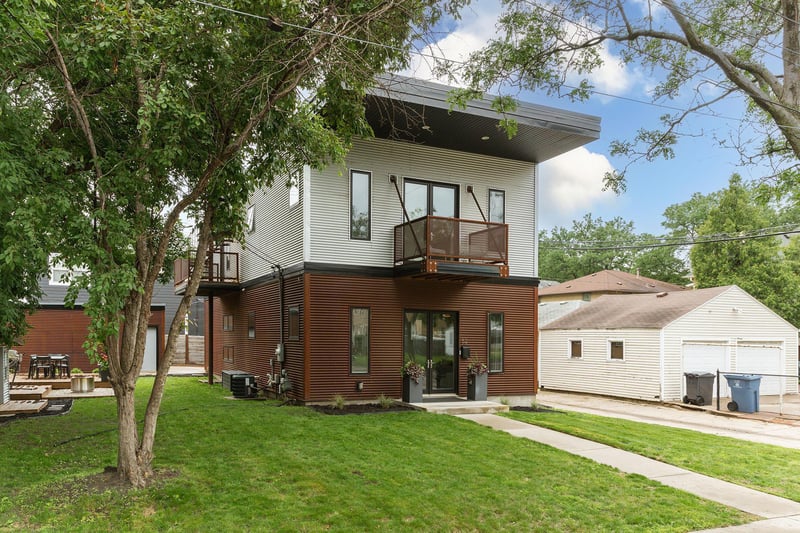52 18th Ave NE, Minneapolis, MN 55418
