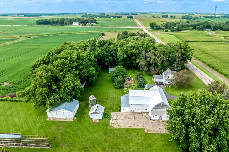 1320 NW 52nd Ave, Owatonna, MN 55060