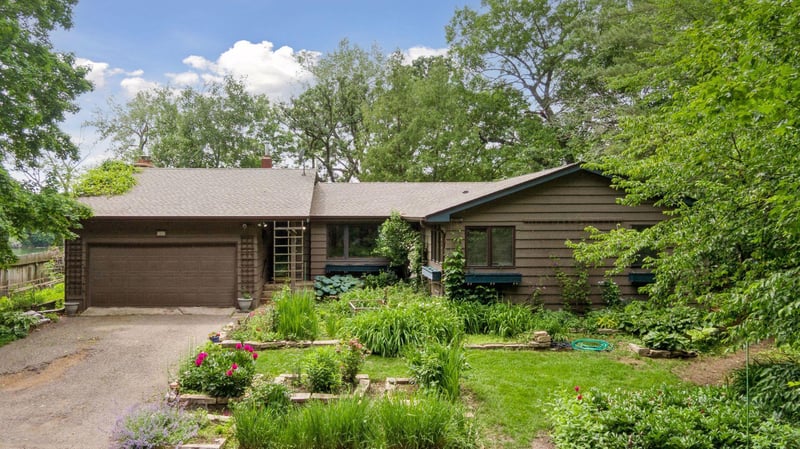 5470 Maple Heights Rd, Excelsior, MN 55331