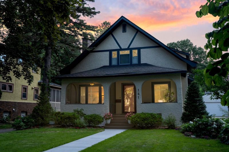 141 Rustic Lodge W, Minneapolis, MN 55419