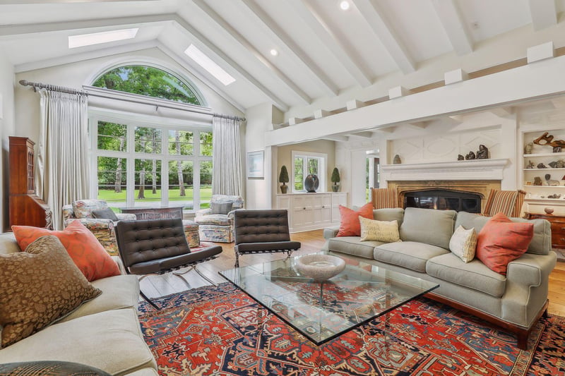 11155 Mill Rn, Minnetonka, MN 55305