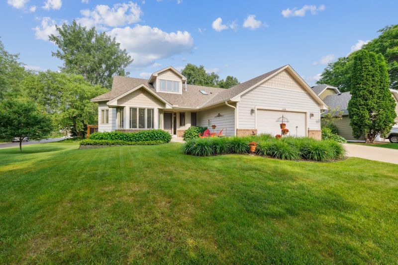 6438 Deerwood Ln, Circle Pines, MN 55014