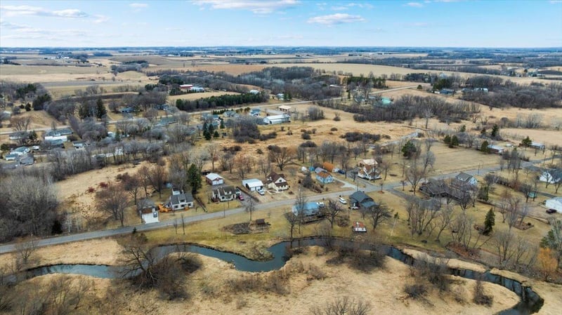 741 Riverside Rd, Holdingford, MN 56340