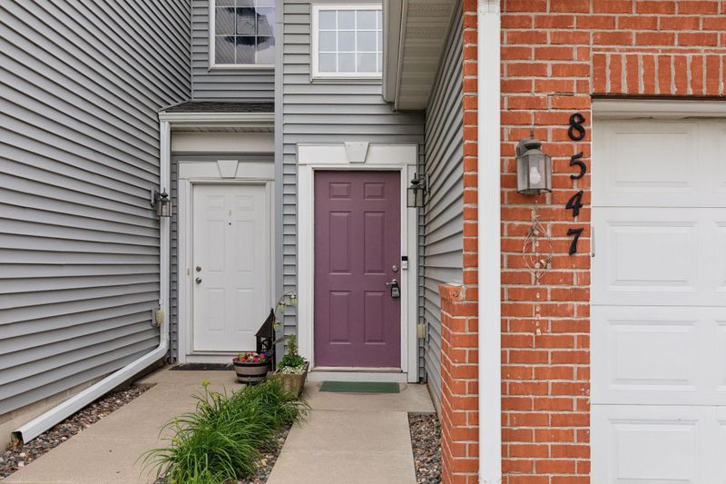 8547 Grove Cir, Shakopee, MN 55379