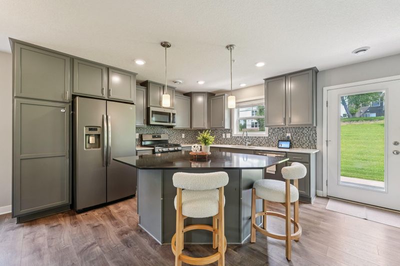 5858 Royalton Rd NE, Prior Lake, MN 55372