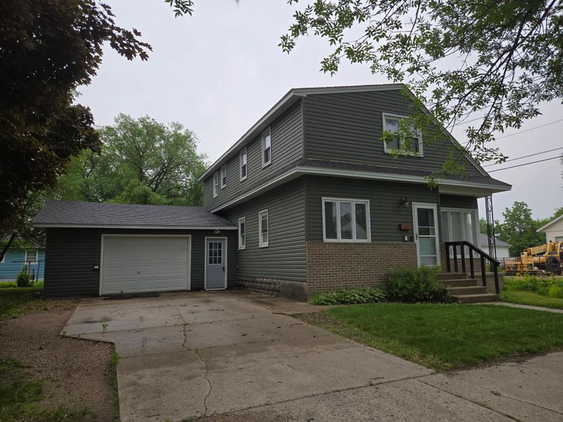 1008 Nevada Ave, Morris, MN 56267