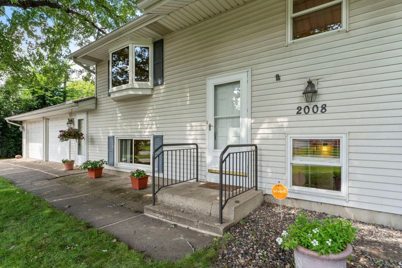 2008 Brookdale Dr, Brooklyn Park, MN 55444