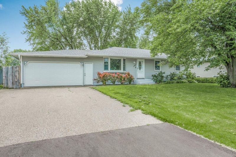 2517 80th Ave N, Brooklyn Park, MN 55444