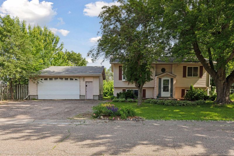 9700 E 265th St, Elko New Market, MN 55020
