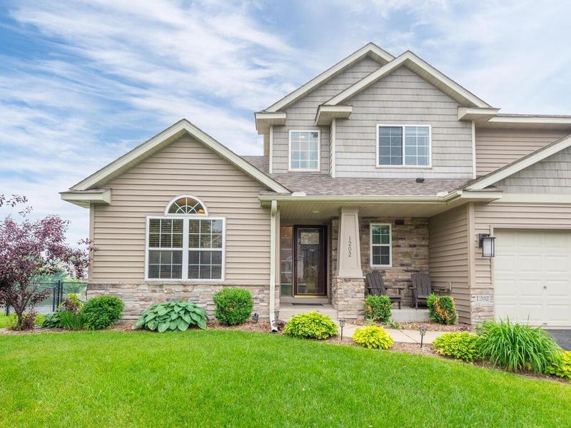 1202 Hidden Creek Blvd, Mayer, MN 55360