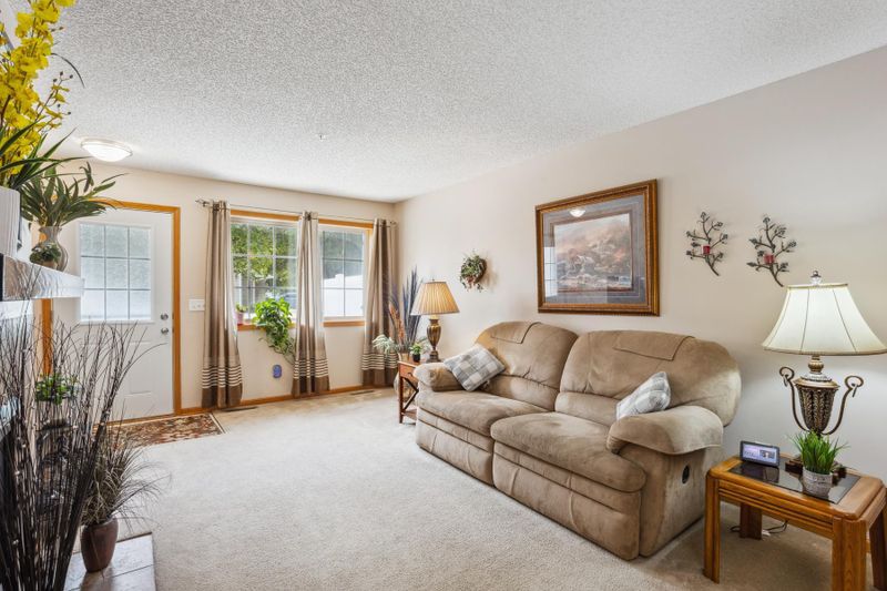 3307 Coleshire Pa, Rosemount, MN 55068