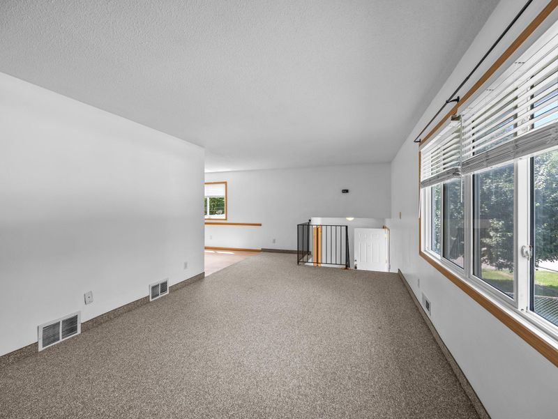 4020 64th St E, Inver Grove Heights, MN 55076