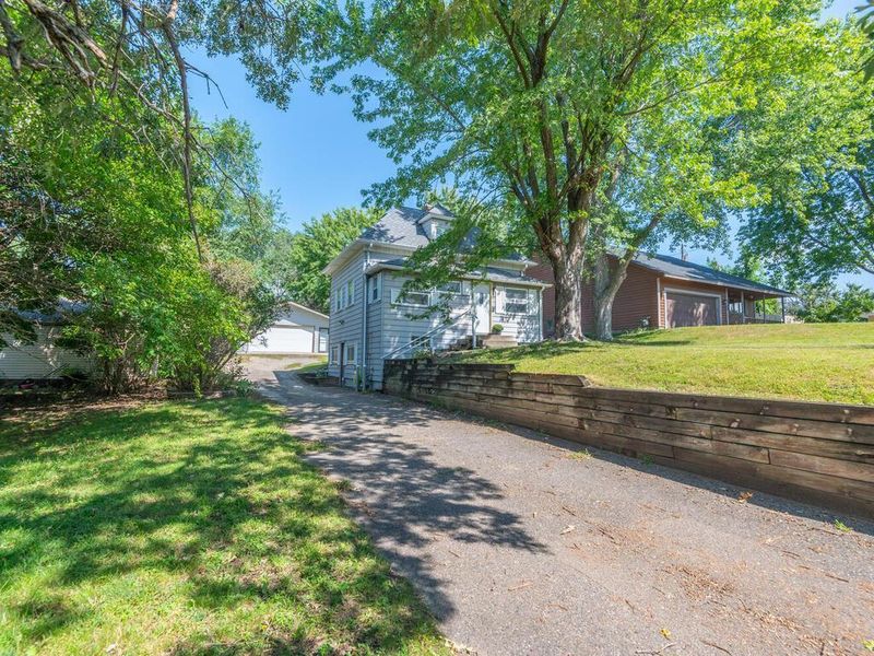 5102 Memorial Trl SE, Prior Lake, MN 55372
