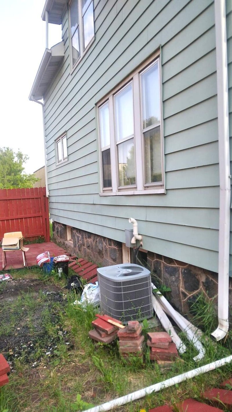 3007 W 1st St, Duluth, MN 55806