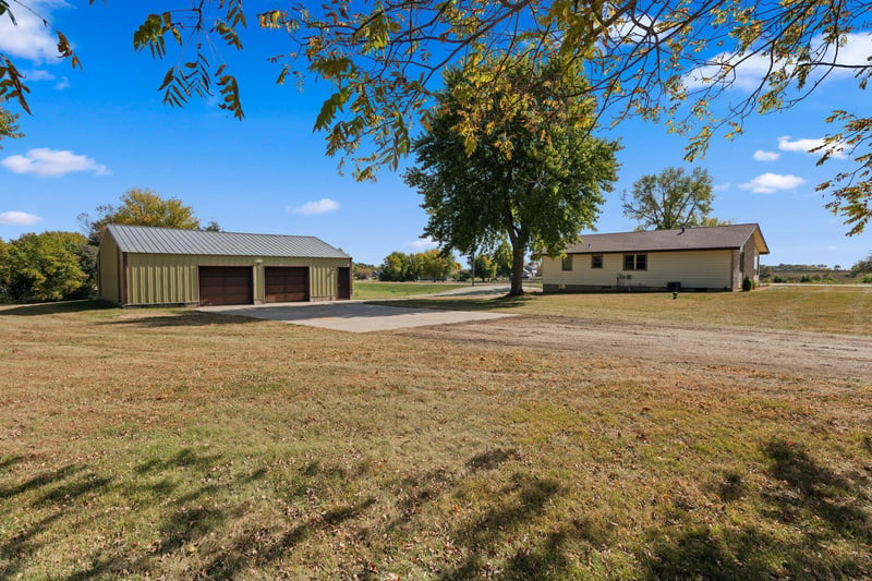 14096 Highland Dr, Waseca, MN 56093