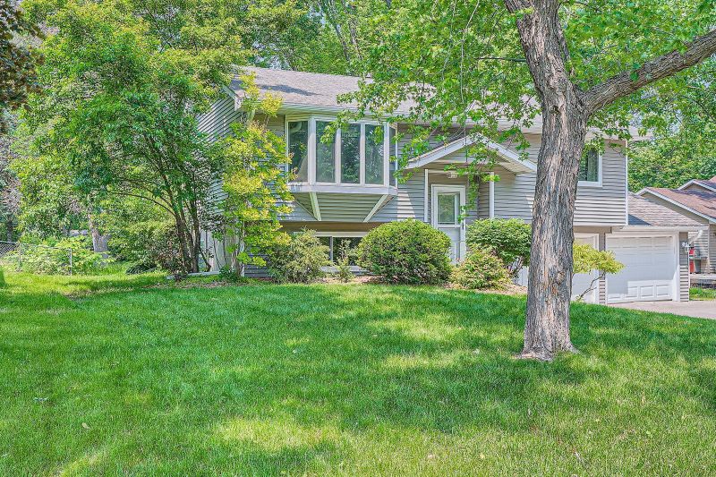 5774 213th St N, Forest Lake, MN 55025