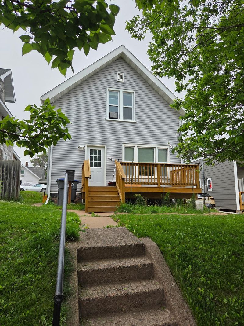 808 N 6th Ave E, Duluth, MN 55805