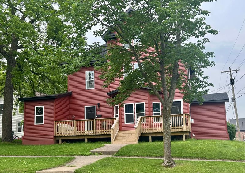 216 E Elm St, River Falls, WI 54022