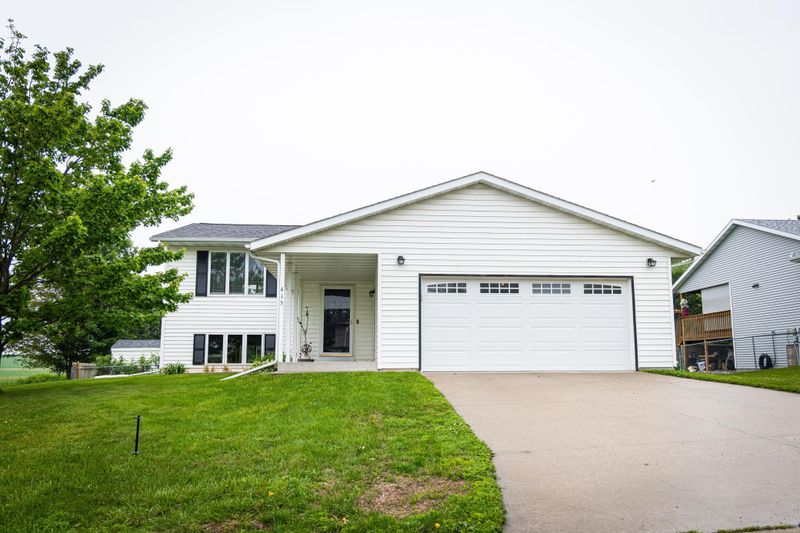 415 3rd St NW, Elgin, MN 55932